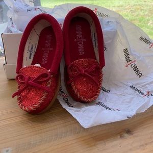 Minnetonka Glitter moccasin 8T